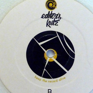 李丽莎被摄影师捏奶头
