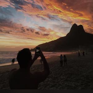 李丽莎被摄影师捏奶头
